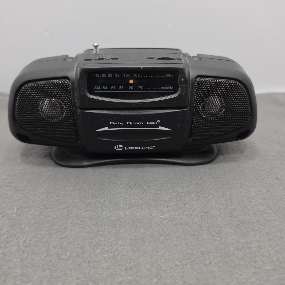 Vintage Used Lifelong model 2225F Baby Boom Box Battery Powered AM/FM Radio. G
